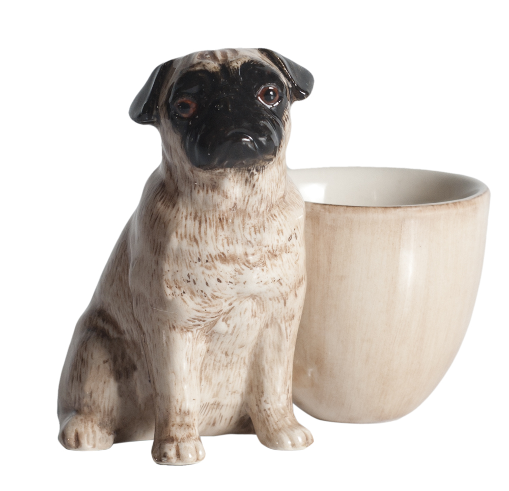 Eierbecher Mops braun