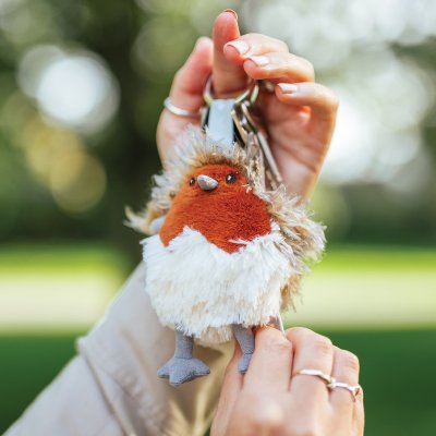 Anhänger „Adele“ mit Robin-Plüschfigur