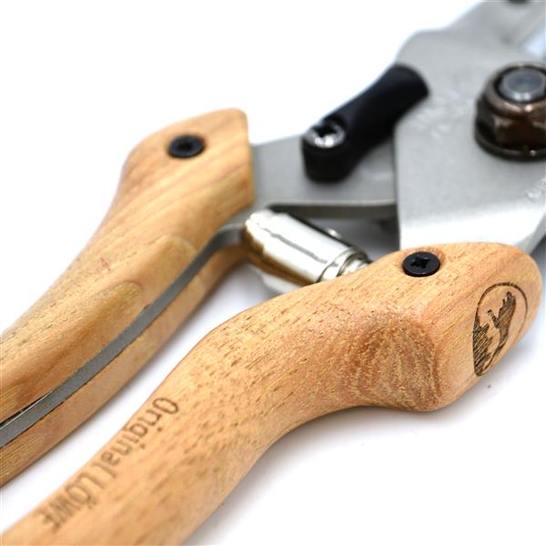 Original LÖWE 8 mit Holzgriff