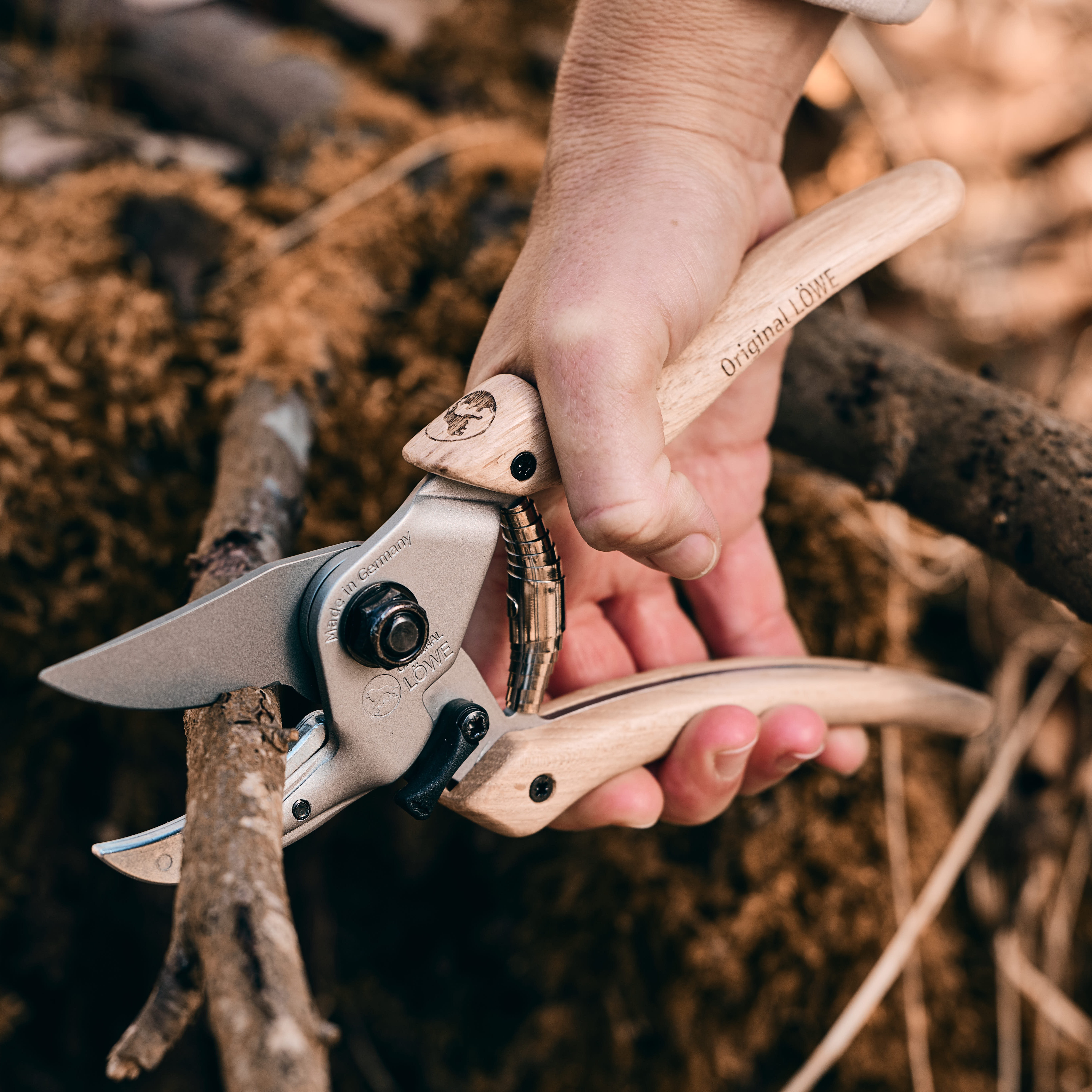 Original LÖWE 6 Natural mit Holzgriff